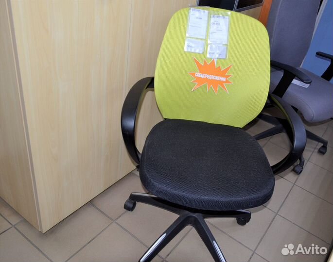 Офисное кресло 499