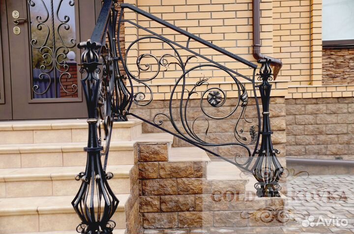 Кованые перила на крыльцо
