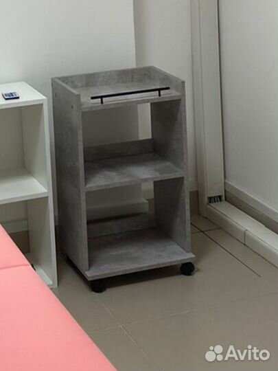 Манипуляционный столик