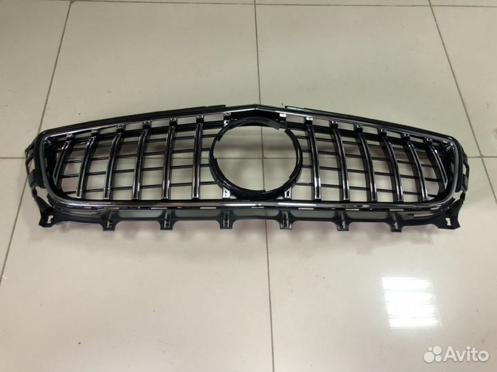 Решётка w218 CLS