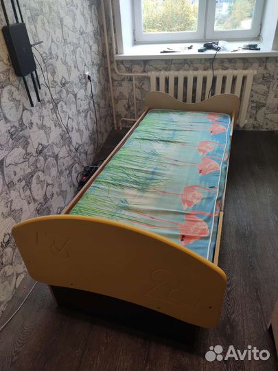 Детская кровать с матрасом бу