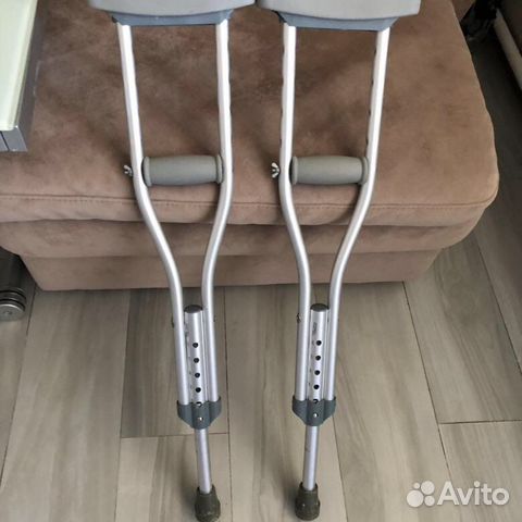 Детские костыли (можно напрокат)