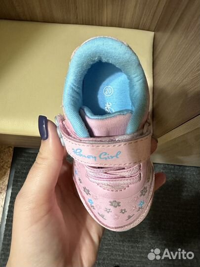 Кроссовки для девочки