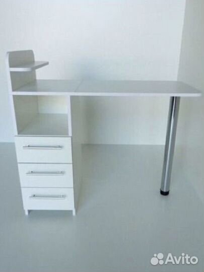 Столик для маникюра