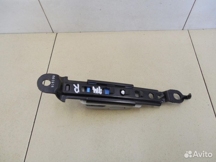 Механизм регулировки ремня безопасности Hi Lux 201