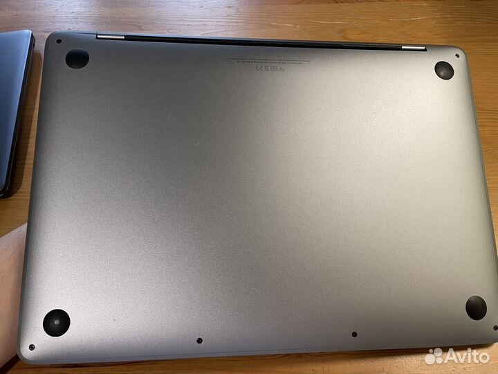 Apple MacBook Pro 13 retina touch bar muhn2