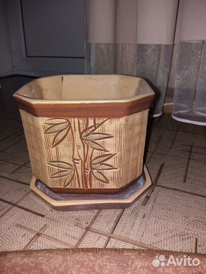 Горшок для цветов с поддоном из керамики