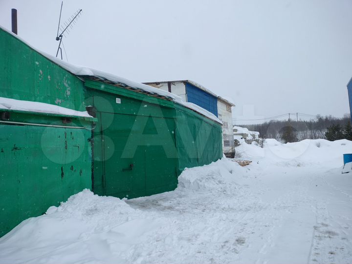 Гараж, > 30 м²