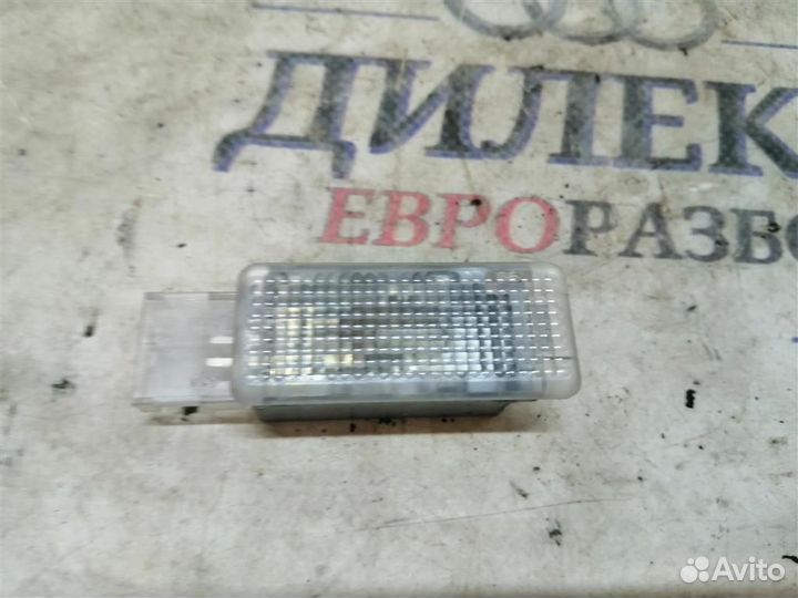 Плафон салонный VW Tiguan 2007-2011