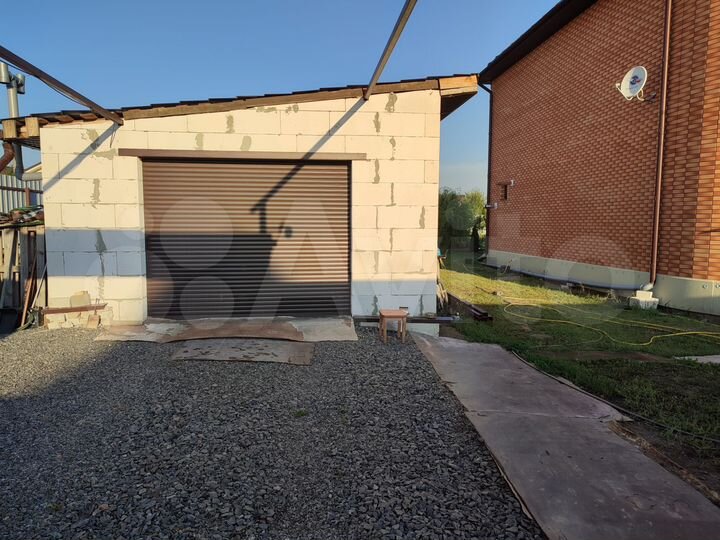 Коттедж 202 м² на участке 15 сот.