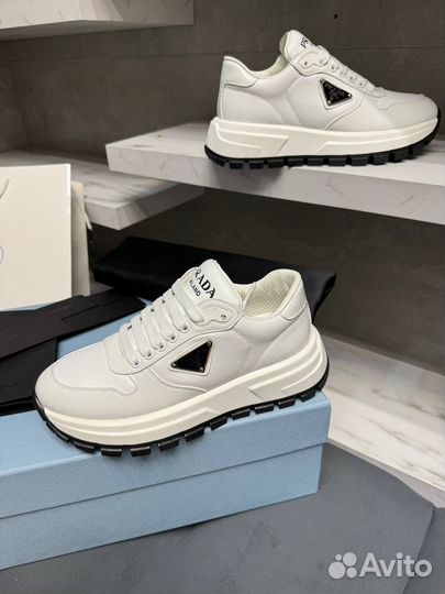 Кроссовки женские Prada белые