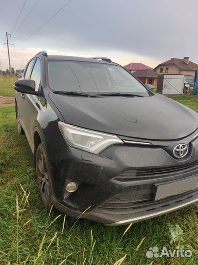 Toyota RAV4 2.2 AT, 2019, битый, 135 000 км