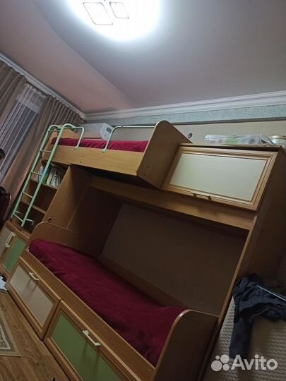 Двухъярусная кровать