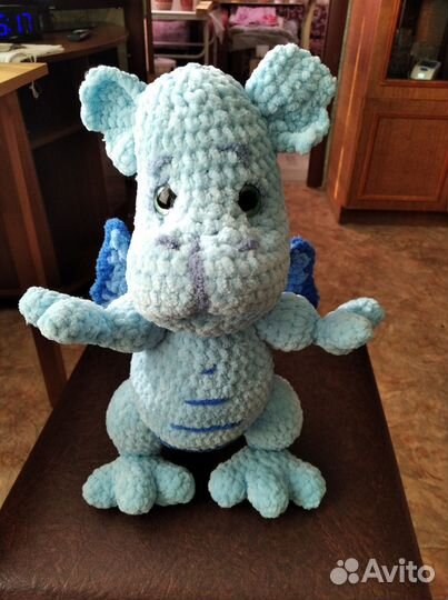 Плюшевый,вязаный дракончик 31 см