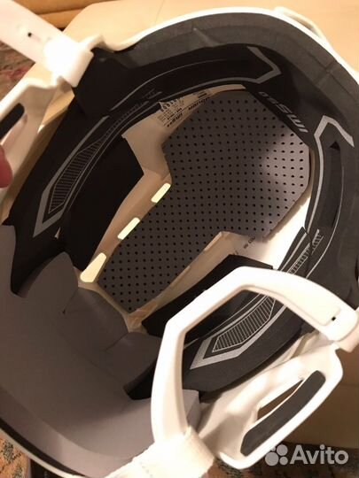 Шлем хоккейный 47 подлинный автограф Радулов Алекс