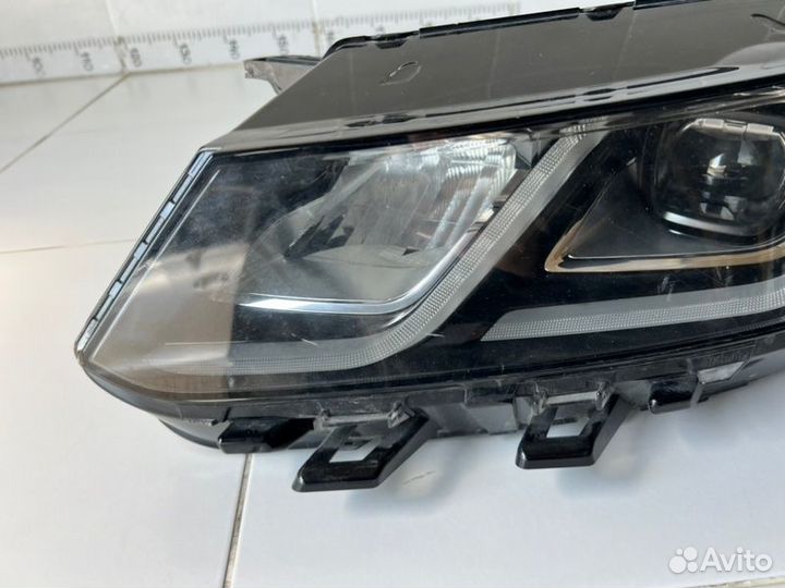 Фара левая Geely Coolray Sx11