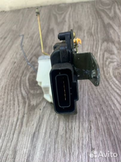 Замок двери передний правый Opel Agila A хетчбэк