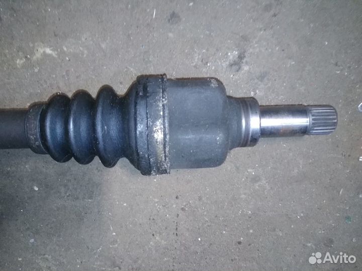 МКПП привод левый подрамник 1.4 Peugeot 206