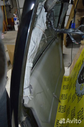 Дверь багажника Mitsubishi Delica (pd8w) 1994-2011