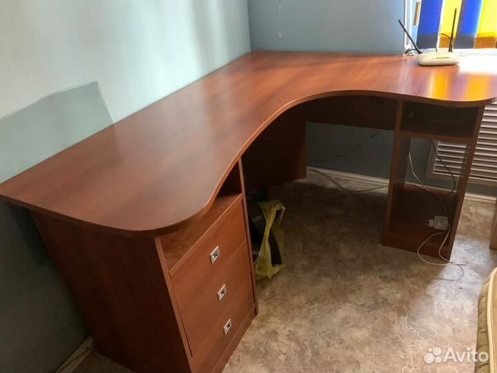 Компьютерный стол