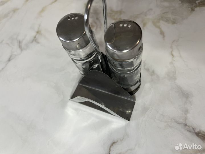 Солонка и перечница