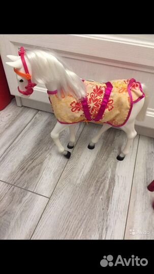 Наборы Лошадей 32 см и 20 Модниц королевских