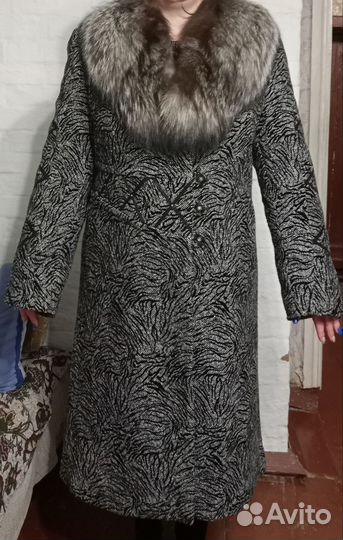 Пальто женское зимнее с воротником