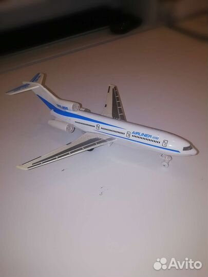 Игрушечный самолет airliner-200