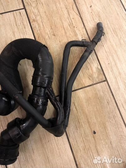 Патрубок системы охлаждения Audi A4 универсал 1.8