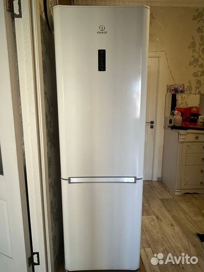 Холодильник бу indesit