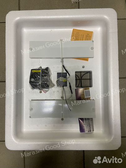 Инкубатор новый на 77 яйца