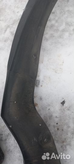 Уплотнитель капота Honda Pilot