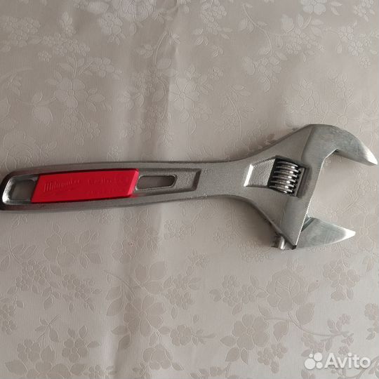 Разводной ключ