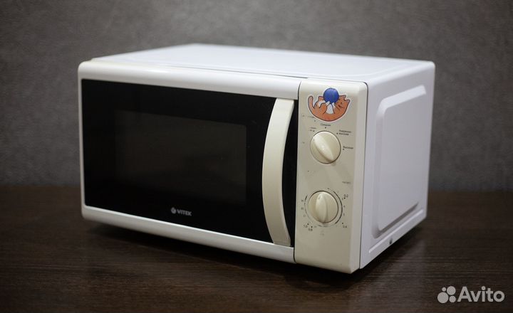 Микроволновка Vitek VT-1680 W v21 Б/У