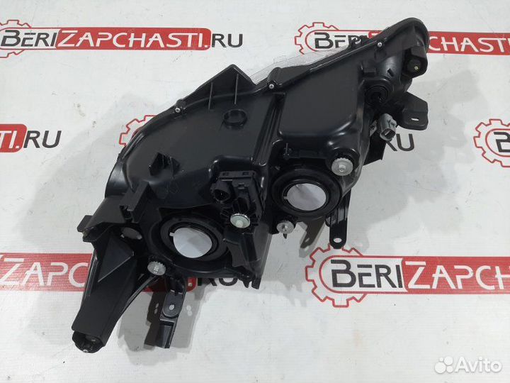 Фара передняя правая Toyota Camry V55