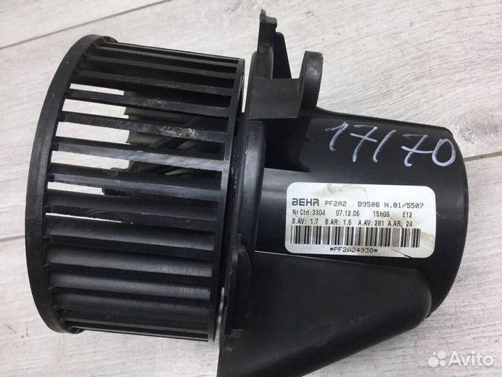 Мотор печки Peugeot 307 универсал 9HX (DV6ated4)