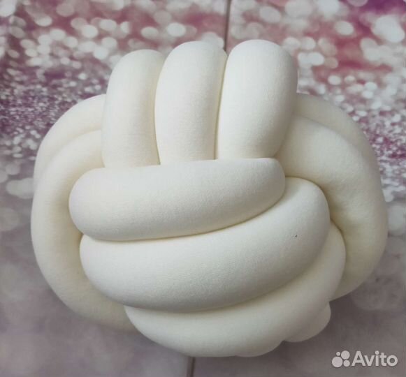 Новая подушка для декора