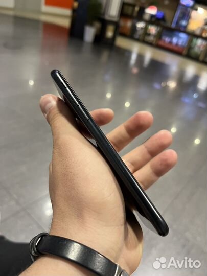 iPhone SE (2020), 64 ГБ