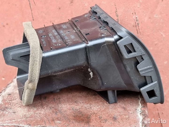 Дефлектор отопителя левый VW Golf 5 Jetta