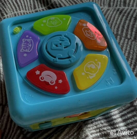 Детские развивающие игрушки для малышей