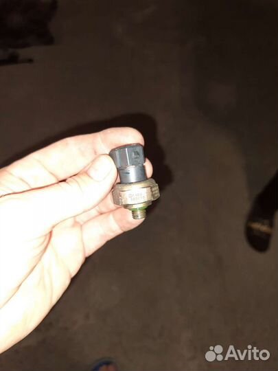 Датчик давления хладагента на мерседес 639