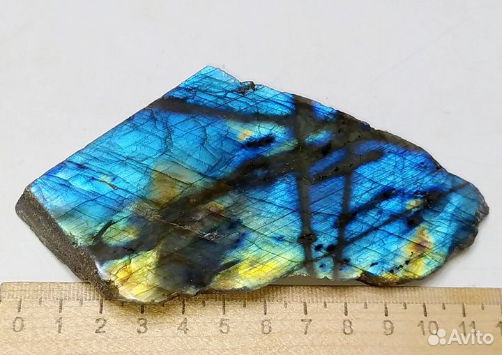 Лабрадор редкий минерал