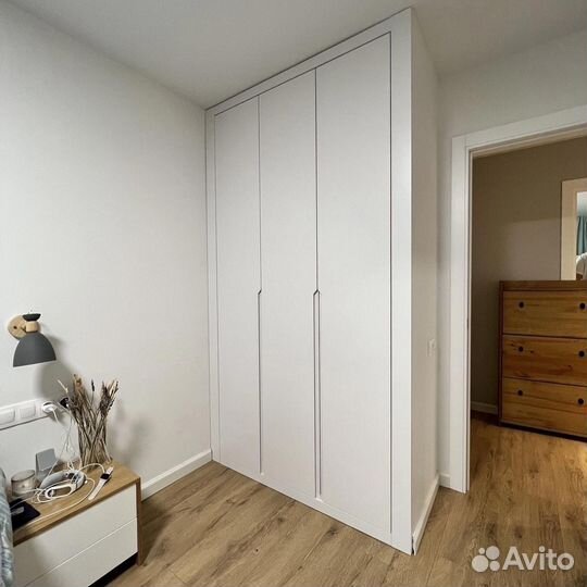 Шкаф распашной