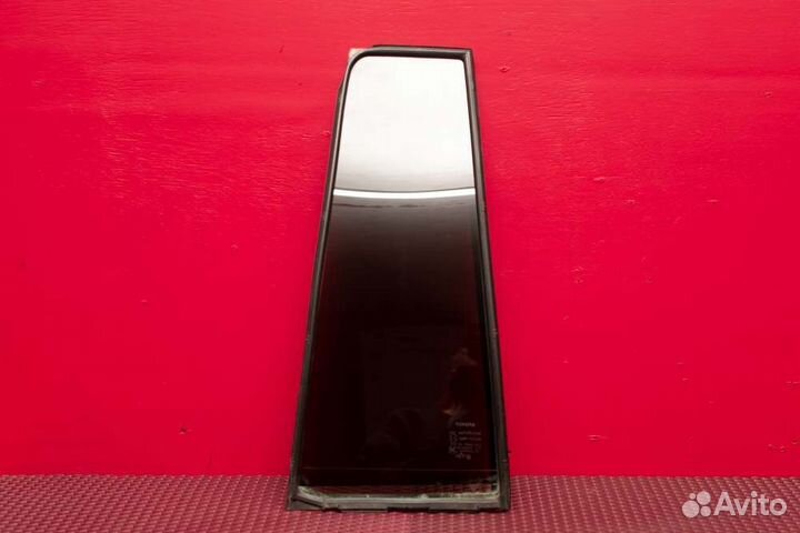 Форточка двери задняя левая Toyota Land Cruiser