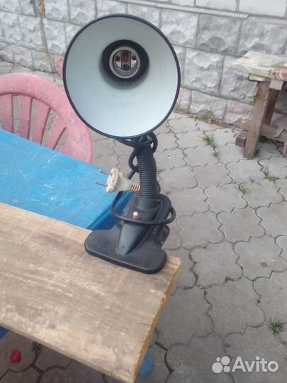 Лампа настольная