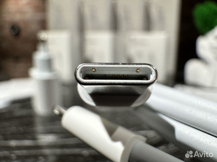 Кабель USB- C to Lightning