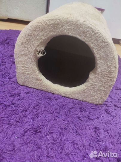 Домик для кошек и маленьких собак