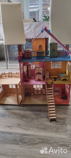 Кукольный домик с мебелью
