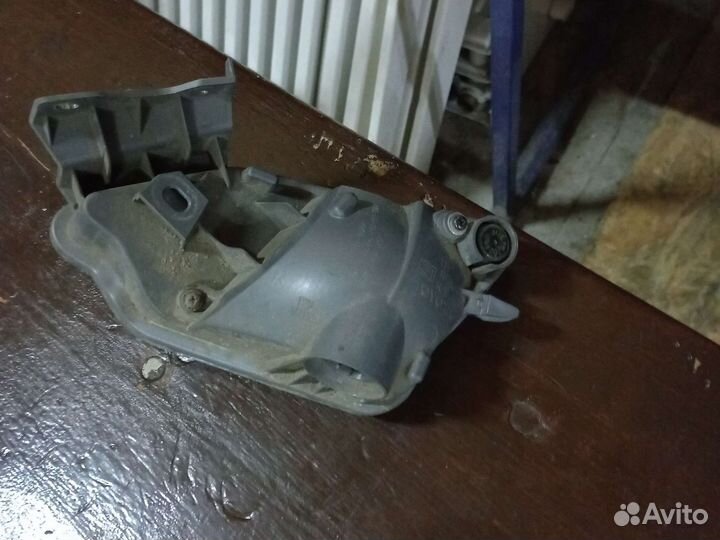 Птф заднего бампера левая тойота рав4 40