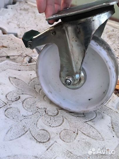 Колеса поворотные для тележки